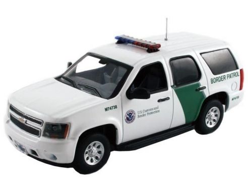 First Response 1/43 TAH115 CHEVROLET TAHOE U.S.BORDER PATROL Modellino