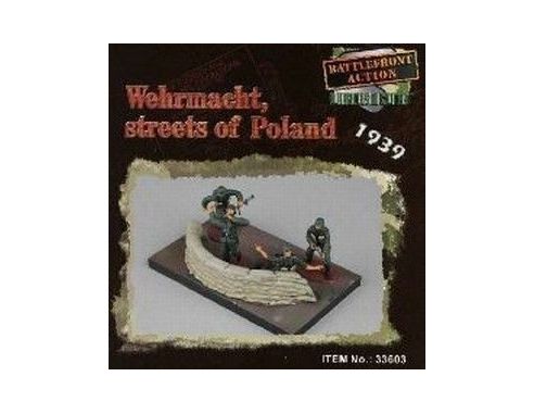 TRUMPETER 33603 GERMAN SOLDIER STREETS OF POLAND WWII Modellino