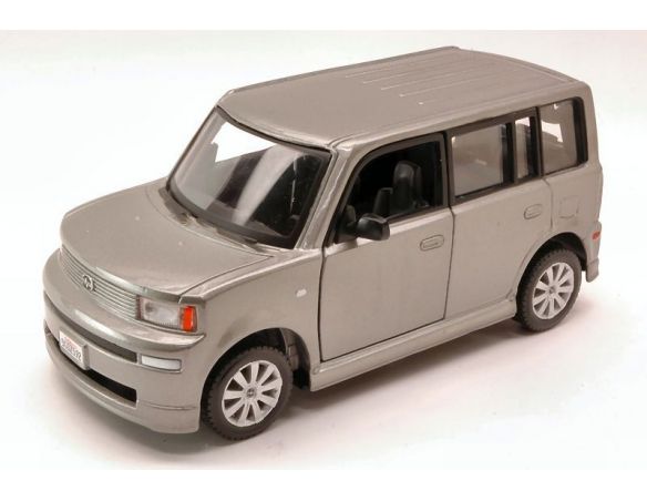 Maisto MI31992 TOYOTA SCION XB 2006 SILVER 1:24 Modellino