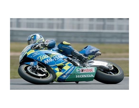 Italeri IT4624 HONDA RC 211 S.GIBERNAU KIT 1:9 Modellino