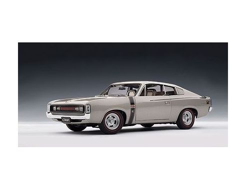 Auto Art / Gateway AA71506 CHRYSLER CHARGER 1972 SILVER 1:18 Modellino