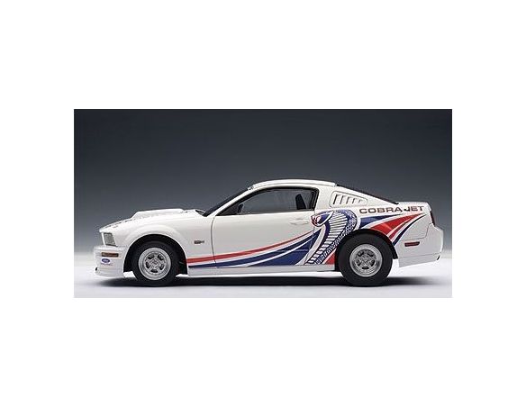 Auto Art / Gateway AA72921 FORD MUSTANG COBRA 2009 WHITE 1:18 Modellino