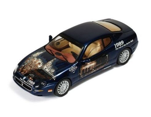 Ixo model MOC053 MASERATI CAMBIOCORSA 2002 FALL OF BERLIN WALL 1989 1:43 Modellino