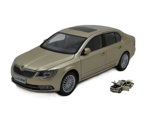 Paudi Model PD2310GL SKODA SUPERB 2013 GOLD 1:18 Modellino