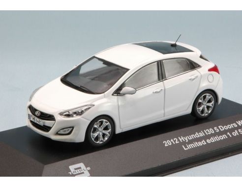 Triple 9 T9-43037 HYUNDAY i30 5 DOORS 2012 WHITE 1:43 Modellino