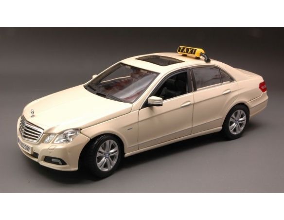 Maisto MI36191 MERCEDES E-CLASS TAXI 1:18 Modellino