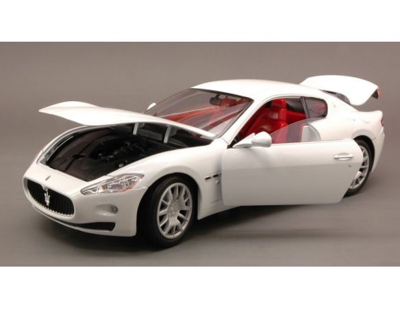 Motormax MTM79151WH MASERATI GRANTURISMO 2009 WHITE 1:18 Modellino