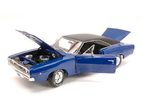Auto World AWSS111 DODGE CHARGER HARD TOP 1968 CHISTINE DENNIS GUILDER'S 1:18 Modellino