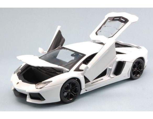 Bburago BU11033W LAMBORGHINI AVENTADOR LP700-4 2011 WHITE 1:18 Modellino
