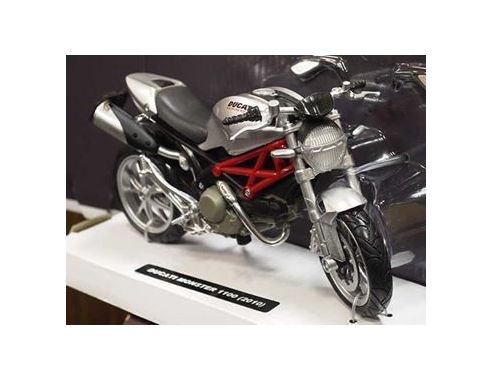 New Ray NY44023 DUCATI NEW MONSTER 1100 SILVER 1:12 Modellino