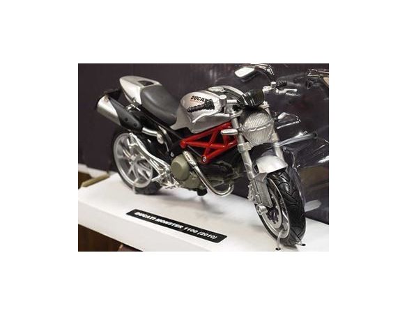 New Ray NY44023 DUCATI NEW MONSTER 1100 SILVER 1:12 Modellino