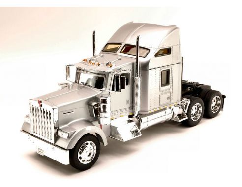 Welly WE2660S KENWORTH W900 SILVER 1:32 Modellino