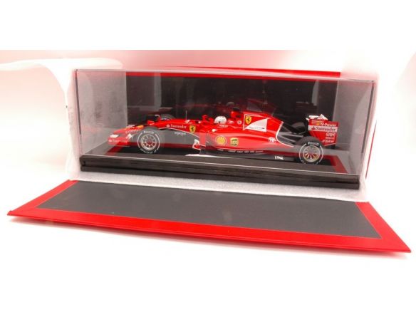 Looksmart LS18F101 FERRARI SF15-T S.VETTEL 2015 N.5 WINNER MALAYSIA GP 1:18 Modellino