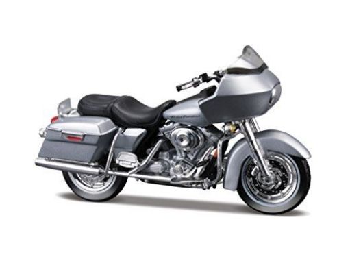 Maisto MI343608 HARLEY DAVIDSON 2002 FLTR SILVER 1:18 Modellino