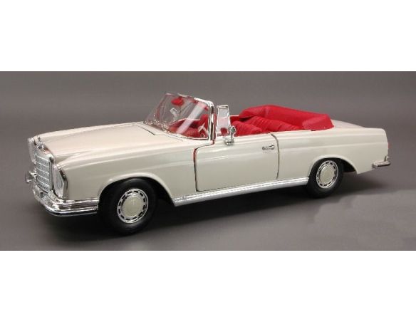 Maisto MI31811CR MERCEDES 280 SE 1968 CREAM 1:18 Modellino