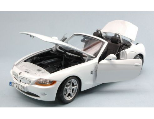 Bburago BU12001W BMW Z 4 2002 WHITE 1:18 Modellino