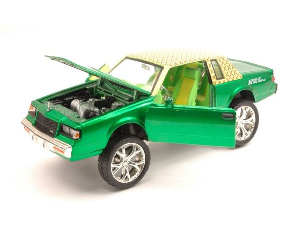 Motormax MTM79923GR BUICK REGAL 1987 GREEN 1:24 Modellino