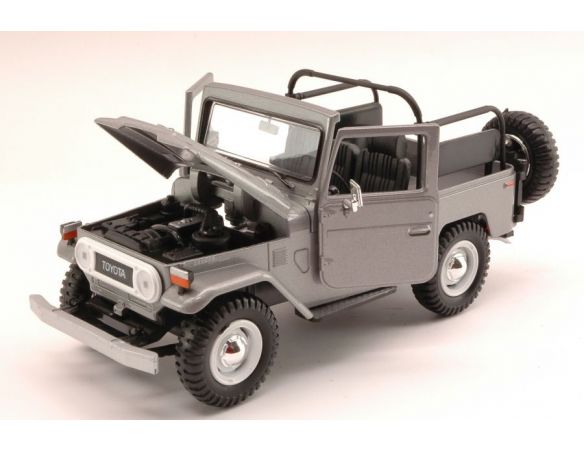 Motormax MTM79330GY TOYOTA FJ40 OPEN 1960 SILVER 1:24 Modellino