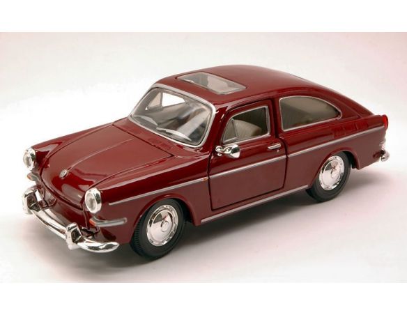 Maisto MI31289 VW 1600 FASTBACK 1967 AMARANT 1:24 Modellino
