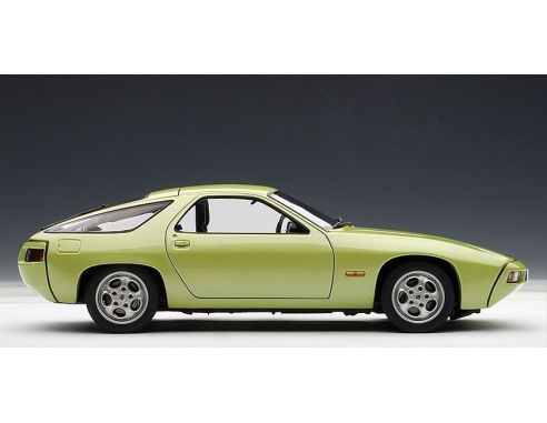 Auto Art / Gateway AA77904 PORSCHE 928 1977 GREEN MET.1:18 Modellino