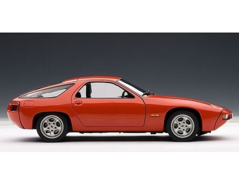 Auto Art / Gateway AA77905 PORSCHE 928 1977 RED 1:18 Modellino