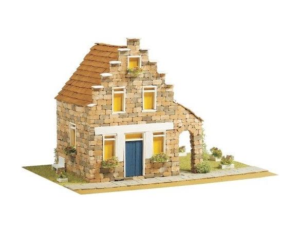 Domus Kits 40306 Country 9 Casa su 3 Piani PCS 1333 1:50 Kit Modellino