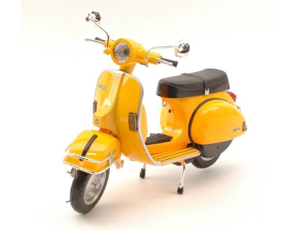 New Ray NY42123Y VESPA P 200 E 1978 GIALLO OCRA 1:12 Modellino