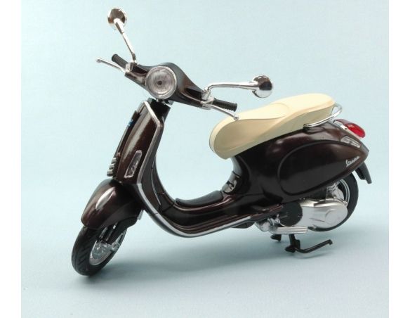 New Ray NY57553BW VESPA PRIMAVERA 125 2014 BROWN 1:12 Modellino