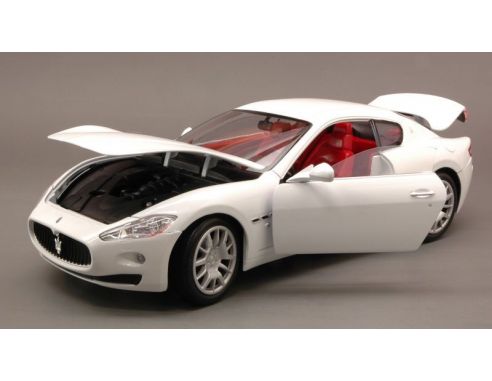 Motormax MTM79151W MASERATI GRAN TURISMO 2008 WHITE 1:18 Modellino