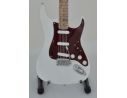 MUSIC LEGEND 23001 FENDER STRATOCASTER "PINO DANIELE" Modellino