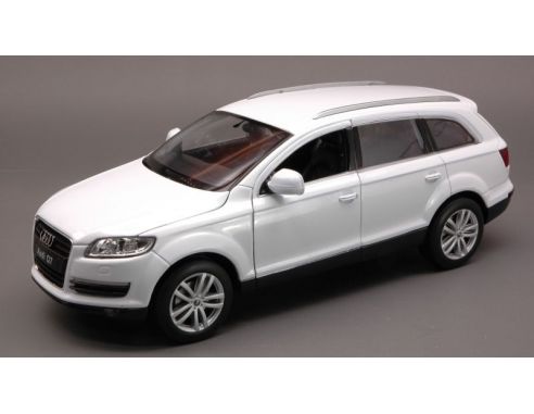 Welly WE2481W AUDI Q 7 2006 WHITE 1:24 Modellino