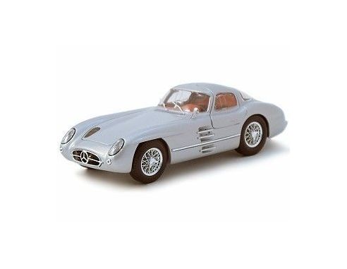 Maisto MI36898 MERCEDES 300 SLR UHLENHAUT COUPE' 1954 SILVER 1:18 Modellino