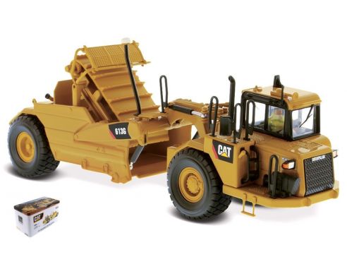 Diecast Master DM85235 CAT 613G WHEEL TRACTOR SCRAPER 1:50 Modellino