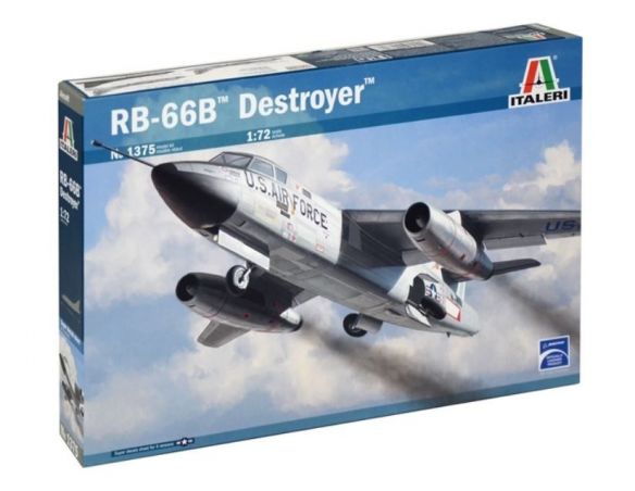 Italeri IT1375 DOUGLAS RB 66B DESTROYER KIT 1:72 Modellino