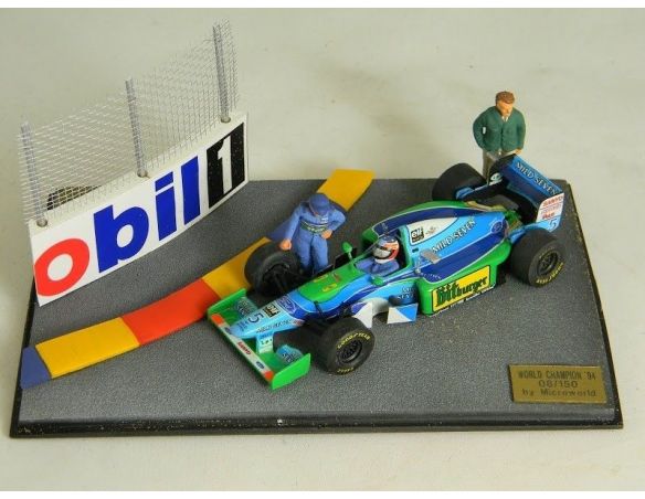 Microworld BE14 DIORAMA F1 BENETTON WINNER M.S.'94 + Modellino