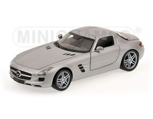 Minichamps PM100039025 MERCEDES SLS AMG 2010 SILVER 1:18 Modellino