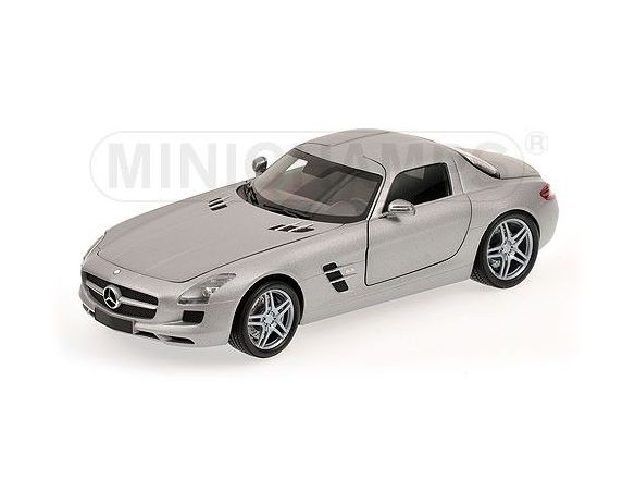 Minichamps PM100039025 MERCEDES SLS AMG 2010 SILVER 1:18 Modellino