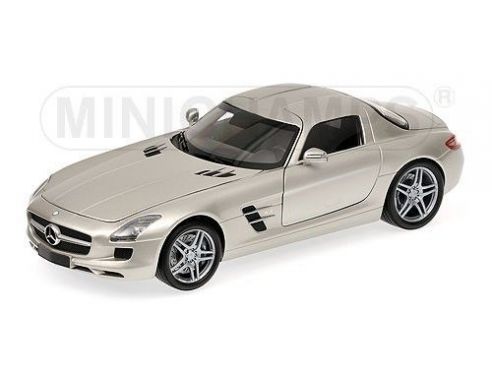 Minichamps PM100039026 MERCEDES SLS AMG 2010 SILVER 1:18 Modellino