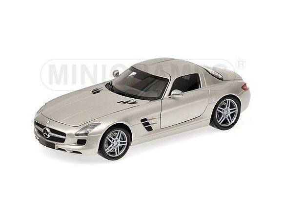Minichamps PM100039026 MERCEDES SLS AMG 2010 SILVER 1:18 Modellino