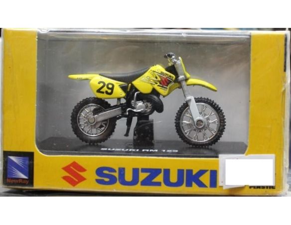 New Ray NY06146 SUZUKI RM 125 1:32 Modellino