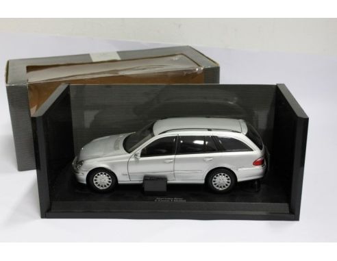 Kyosho B66962176 Mercedes-Benz E-Klasse T-Modell Modellino SCATOLA ROVINATA