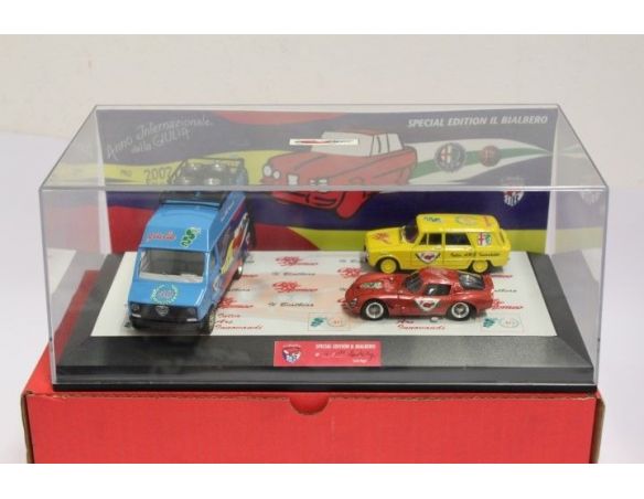 Club Bialbero MMCBA226 ASSISTENZA AR33 + GIULIA SZ SU F12 COFANETTO Modellino