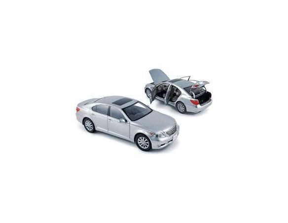 Maisto M21001 Lexus LS 460 (2010) in Silver  Power Racer 1:43 Modellino SCATOLA ROVINATA