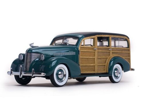 SunStar SS6171 CHEVROLET WOODY STATION WAGON 1939 WOODY/YOSEMITE GREEN 1:18 Modellino