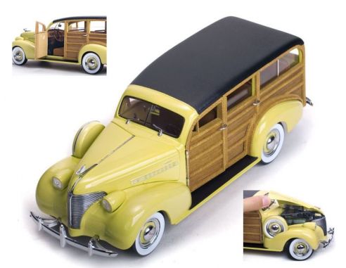 SunStar SS6170 CHEVROLET WOODY STATION WAGON 1939 WOODY/CREAM 1:18 Modellino