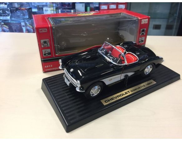 MAJORETTE 4412 PLATINUM CHEVROLET CORVETTE 1957 1:18 SCATOLA ROVINATA
