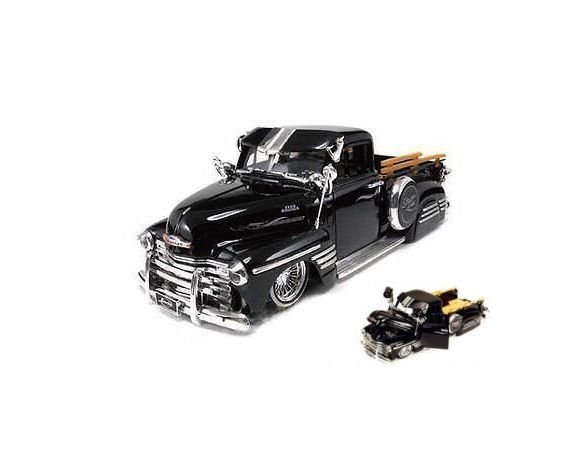 Jada JADA96802BK CHEVY PICK UP 1951 KMC WHEELS BLACK 1:24 Modellino