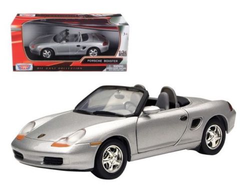 Motormax MTM73226S PORSCHE BOXSTER 1996 SILVER 1:24 Modellino