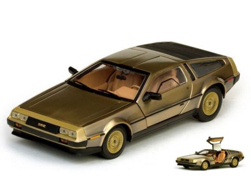 SunStar SS2702 DE LOREAN DMC 12 COUPE' LK 1981 STAINLESS STEEL GOLD EDITION 1:18 Modellino