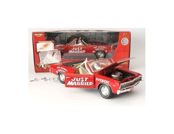 ERTL 39366 CHEVELLE CHEVY CONVERTIBLE JUST MARRIED 1967 1:18 Modellino